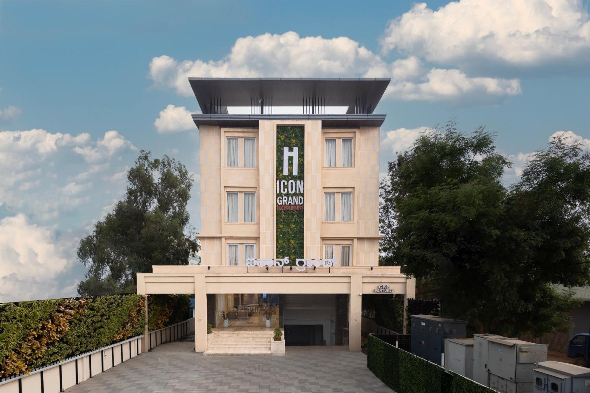Icon Grand Hotel By Bhagini Бангалор Екстериор снимка